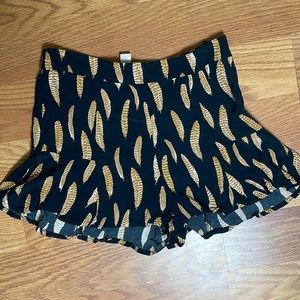 High waisted feather Shorts